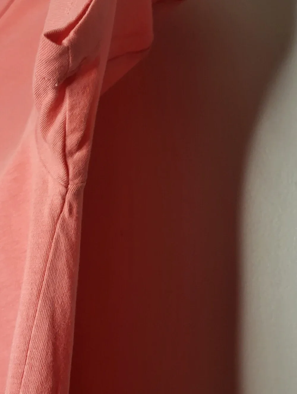 J.Crew Men’s Classic Slim Washed V-Neck Tee Coral Size S